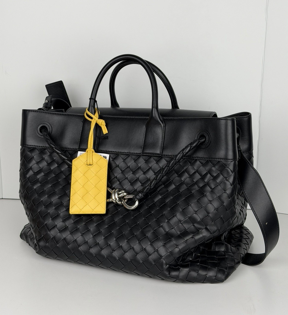 Bottega Veneta Andiamo Voyager Bag Unisex in Black Intrecciato Leather NFC C-3